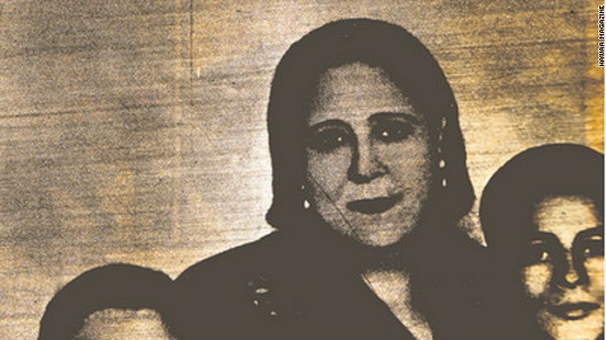 عائشة لبيب زوجة الرئيس محمد نجيب اختارت الكارية التقليدى مع شعر أملس -اليوم السابع -12 -2015