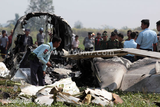 مقتل أربعة عسكريين جراء تحطم طائرة تابعة لسلاح الجو فى ميانمار (6)- تحطيم طائرة - سقوط طائره