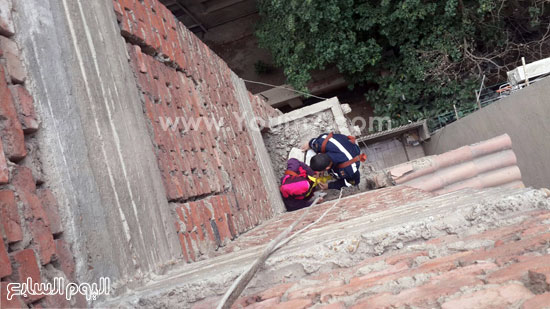 إحباط محاولة انتحار سيدة إندونيسية من شرفة عقار بالعجوزة (4)