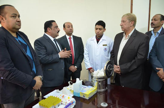 محافظ الاسماعيلية يشهد انطلاق المبادرة مصر بلا فيروس (3)