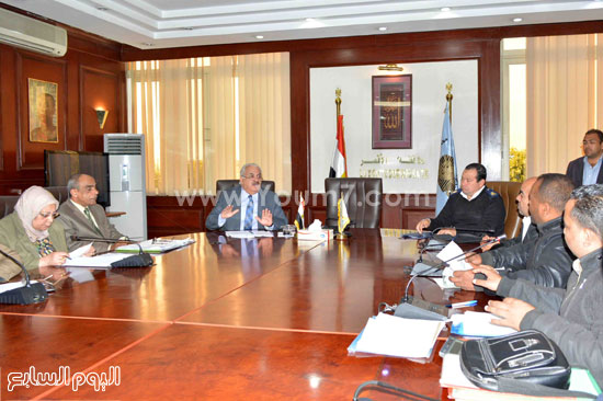  اجتماع اللواء عادل مهران سكرتير عام محافظة الاقصر، ووكيل وزارة التربية والتعليم (2)