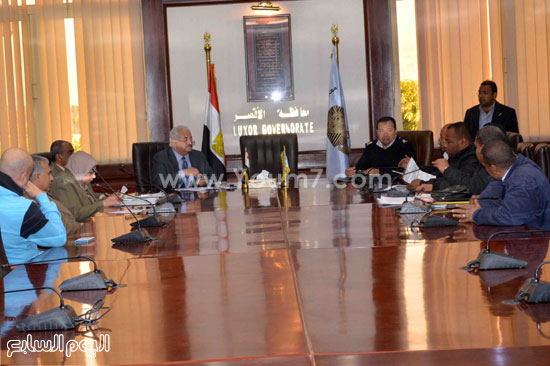  اجتماع اللواء عادل مهران سكرتير عام محافظة الاقصر، ووكيل وزارة التربية والتعليم (3)