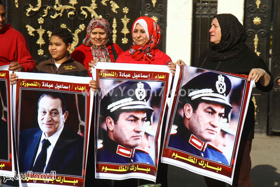 انصار مبارك مستشفى المعادى ذكرى التنحى الرئيس مبارك حسنى مبارح (2)
