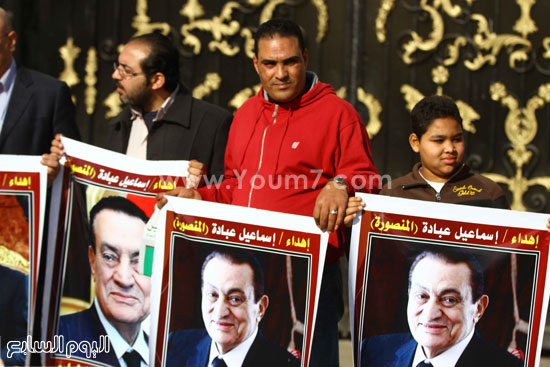 انصار مبارك مستشفى المعادى ذكرى التنحى الرئيس مبارك حسنى مبارح (5)