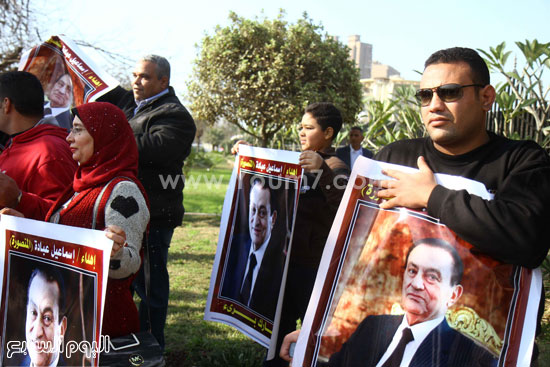انصار مبارك مستشفى المعادى ذكرى التنحى الرئيس مبارك حسنى مبارح (18)