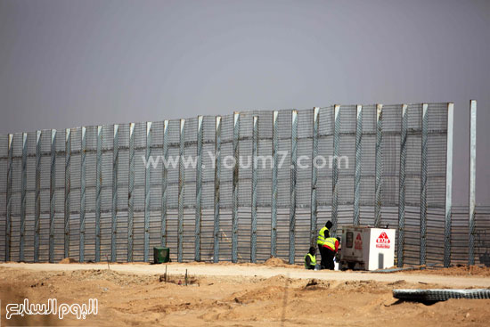 الاحتلال الإسرائيلى  أخبار الأردن بناء جدار عازل (1)