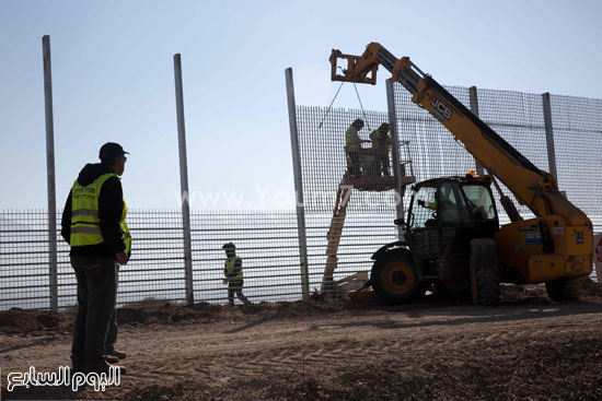 الاحتلال الإسرائيلى  أخبار الأردن بناء جدار عازل (11)