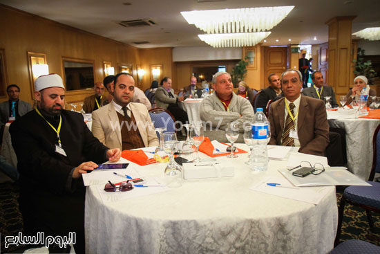مؤتمر تطوير المجتمع والسياسات الصحية والقانونية والبنية التشريعية للتجاوب مع فيروس نقص المناعة الإيدز فى مصر (10)