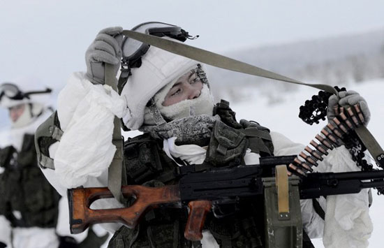 تدريبات الجيش الروسى فى القطب الشمالى (3)