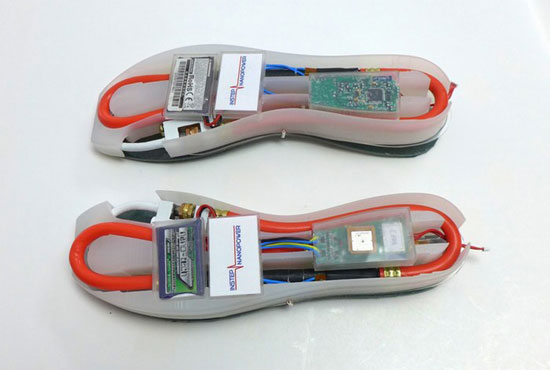 حذاء ذكى يشحن الهاتف المحمول والأجهزة الإلكترونية من حركة الجسد (1)