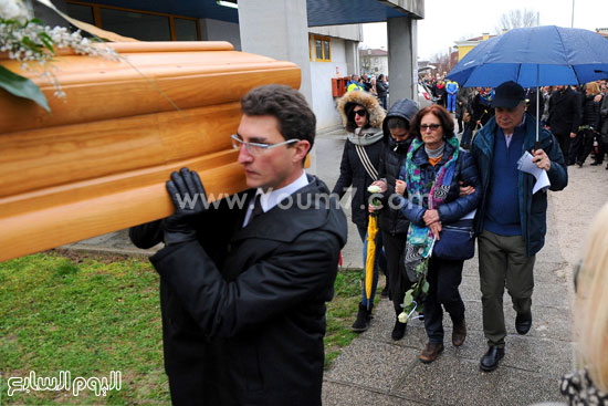 إيطاليا  تشييع جثمان  تصوير  الجنازة  أخبار مصر ريجينى  سائل الإعلام (4)