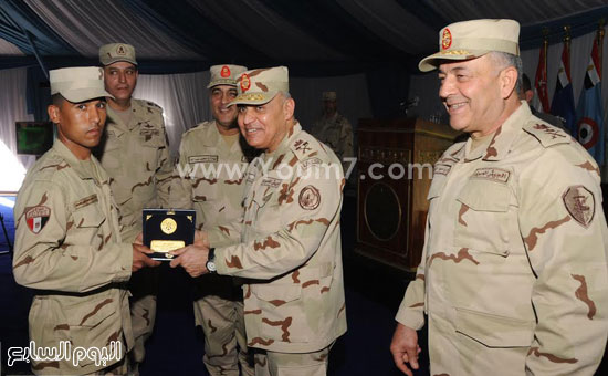 وزير الدفاع  القوات المسلحة  الجيش تنمية سيناء  الفريق اول صدقى صبحى الجيش الثالث رئيس الاركان المصرية (3)