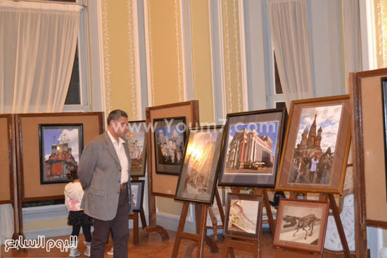 جانب من افتتاح المعرض روسيا بعيون فنان مصرى (3)