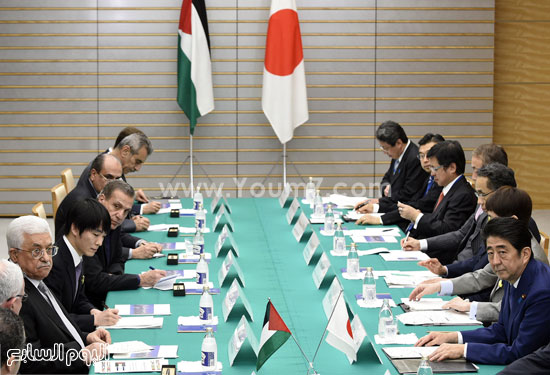 الرئيس الفلسطينى محمود عباس مع إمبراطور اليابان أكيهيتو (6)