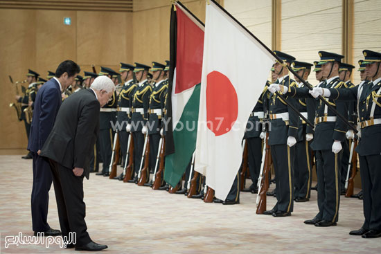 الرئيس الفلسطينى محمود عباس مع إمبراطور اليابان أكيهيتو (7)