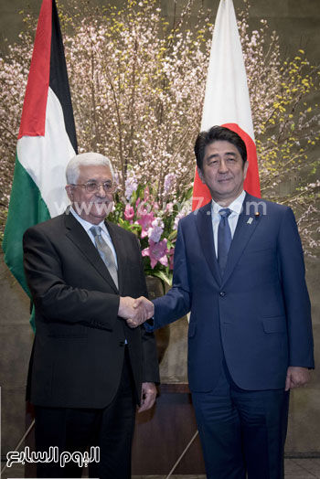 الرئيس الفلسطينى محمود عباس مع إمبراطور اليابان أكيهيتو (9)