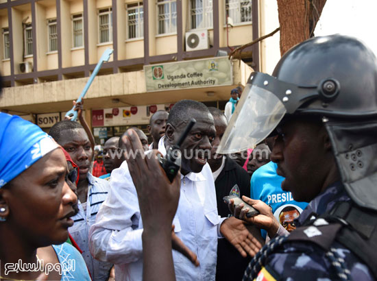 اعتقال زعيم المعارضة فى أوغندا (9)