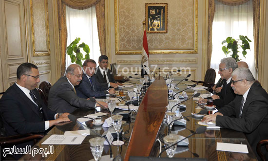 لقاء رئيس الوزراء مع رؤساء تحرير الصحف (4)