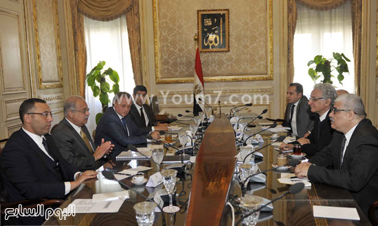 لقاء رئيس الوزراء مع رؤساء تحرير الصحف (5)
