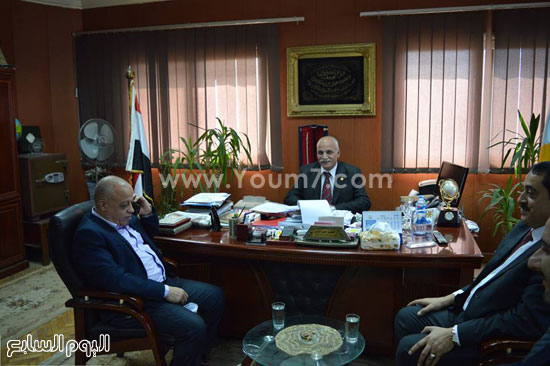 الشباب والرياضة تستقبل قنصل فلسطين بالإسكندرية (1)