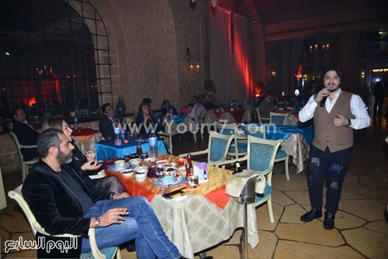 مصطفى حجاج يشعل حفل عيد الحب (8)