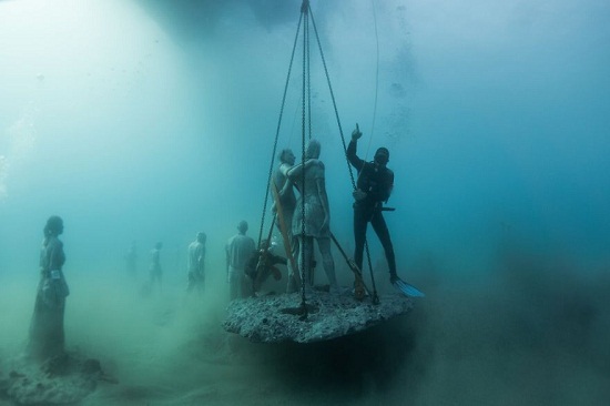 متحف تحت الماء (5)