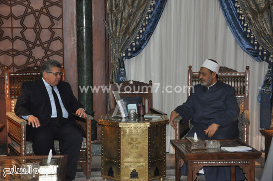 احمد الطيب شيخ الازهر مع وزير التعليم العالى (3)