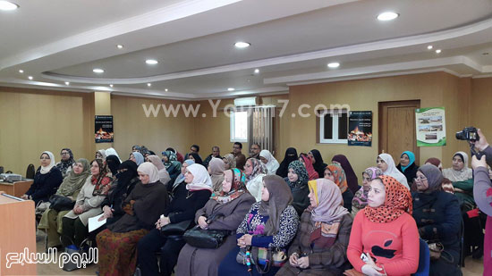 ندوة بعنوان تمكين المرأة اقتصاديا واجتماعيا بجامعة طنطا (1)