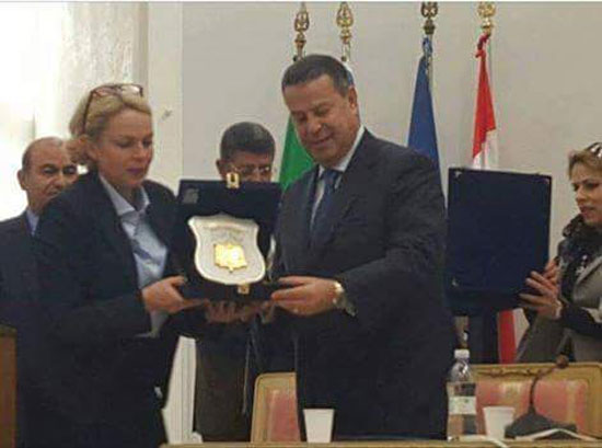 22016171281425890443