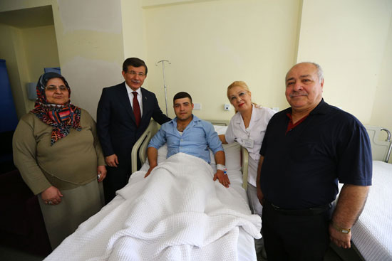 رئيس الوزراء التركى  داود اوغلو اخبار تركيا   تركيا  ستشفى تركى هجوم انقرة (5)