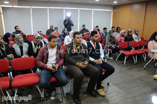 وفد طلاب جامعة النهضة فى زيارة اليوم السابع (3)