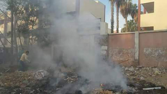 اكوام القمامة، امبابة، مدرسة ثانوية، حرق القمامة، صحافة المواطن (7)