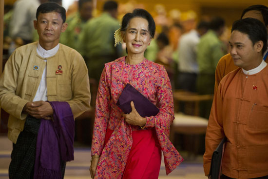 البرلمان-ميانمار-سان سو تشى (8)