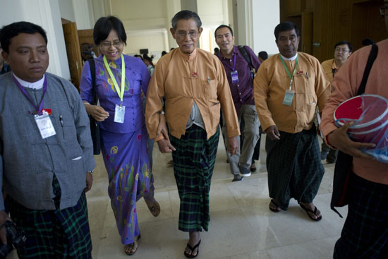 البرلمان-ميانمار-سان سو تشى (11)