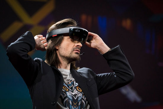 اخبار التكنولوجيا، نظارة HoloLens، ثلاثية الابعاد، مايكروسوفت، نظام ويندوز 10 (4)