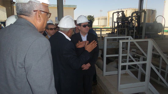 المهندس طارق الملا وزير البترول زيارته لمحافظه السويس (3)