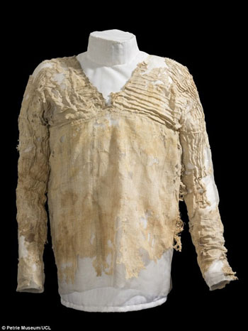 ثوب فرعونى عمره 3000 سنة (1)