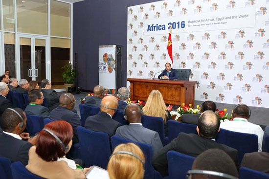 مؤتمر الرئيس مع المستثمرين فى منتدى أفريقيا (5)