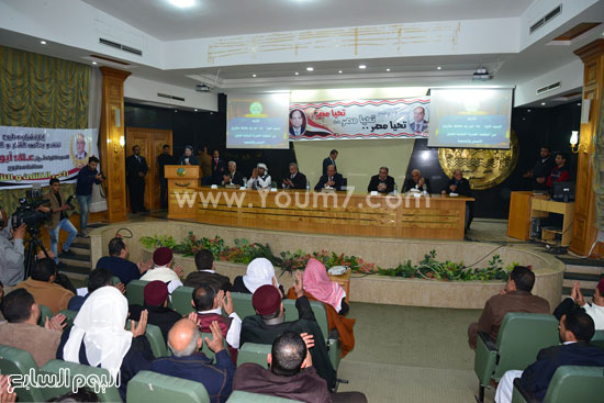 منظمة مصرية دولية تكرم محافظ مطروح لجهوده فى التنمية (3)