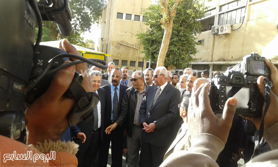 وزير التعليم العالى يفتتح مبنى كلية التربية الجديد بجامعة اسوان (5)