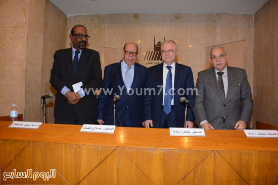 سفير لبنان بالقاهرة يحتفل بتوقيع كتابه  (6)