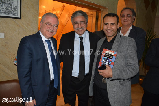 سفير لبنان بالقاهرة يحتفل بتوقيع كتابه  (18)