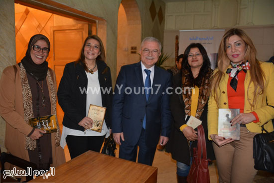 سفير لبنان بالقاهرة يحتفل بتوقيع كتابه  (21)