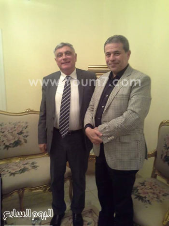 توفيق عكاشة مع السفير الإسرائيلي بالقاهرة (1)