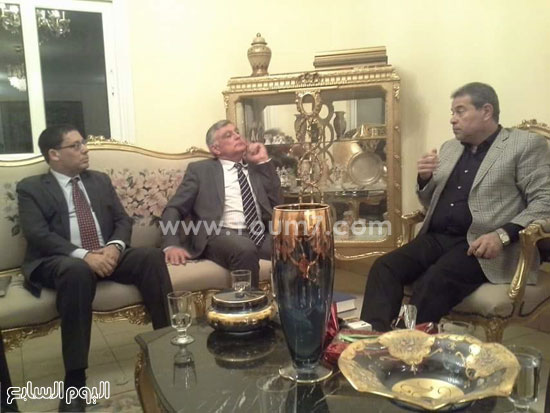 توفيق عكاشة مع السفير الإسرائيلي بالقاهرة (2)
