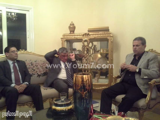 توفيق عكاشة مع السفير الإسرائيلي بالقاهرة (3)