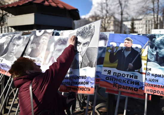 سكان موسكو يحيون ذكرى اغتيال زعيم المعارضة الروسية (3)