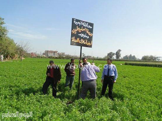 رئيس مدينة دمنهور يتسلم 22 فدانا (1)