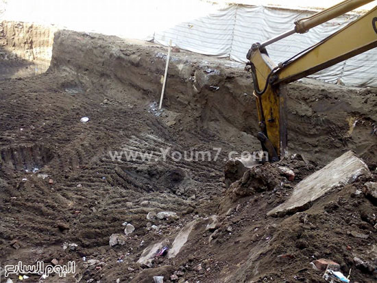 حى بولاق الدكرور يصادر معدات ويوقف أعمال حفر مخالفة (3)