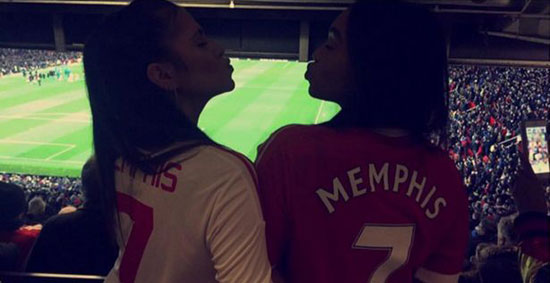 لاعبى مانشستر يونايتد وصديقاتهم بالفوز على انستجرام (2)